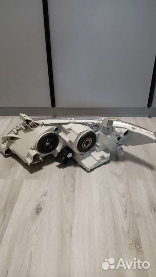 Фара правая Toyota camry v40 до рестайлинга