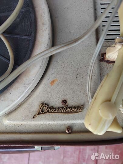 Проигрыватель винила 