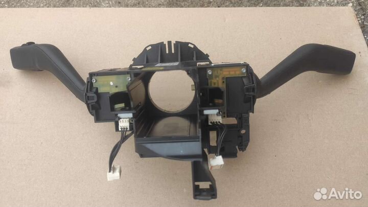 Переключатель подрулевой Volkswagen Passat B6