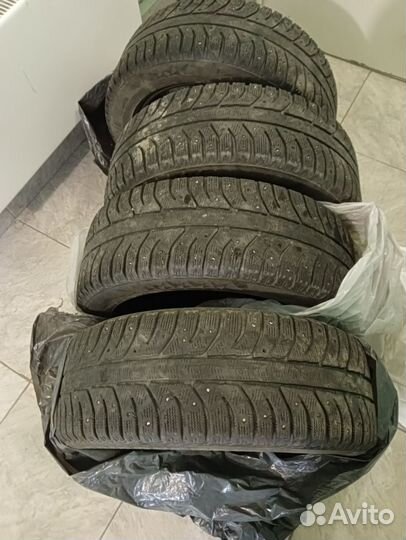 Bridgestone ice cruiser 7000 205 55 r16