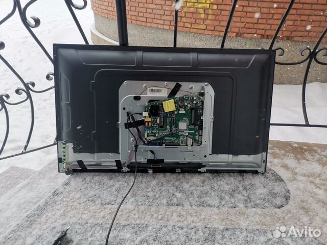 Телевизор Hartens HTV-32R011B-T2 (По запчастям)