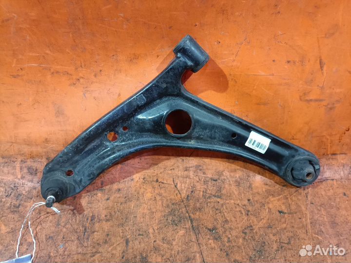 Рычаг Toyota Platz NCP16 (Переднее Левое)