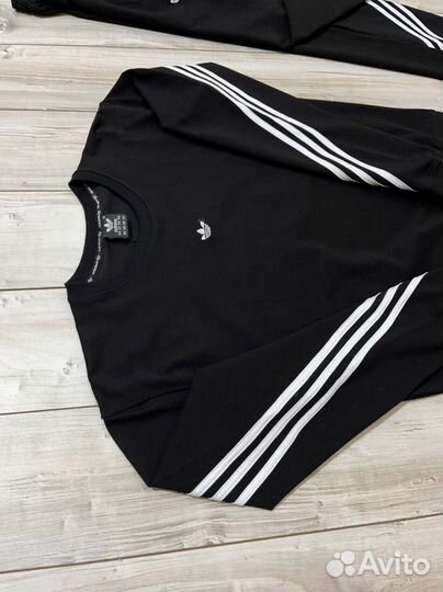 Спортивные костюмы Adidas