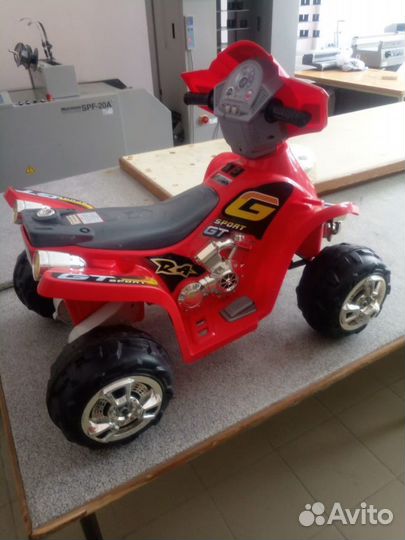 Детский квадроцикл на аккумуляторе