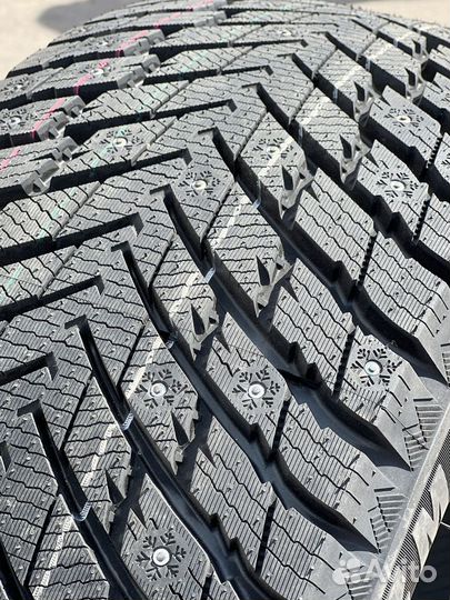Zmax Winternova Stud II 215/45 R17 96U