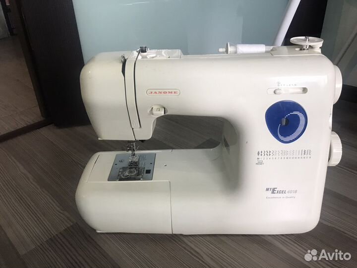 Швейная машина janome