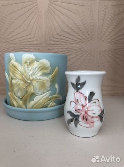 Цветочный горшок глиняный маленький