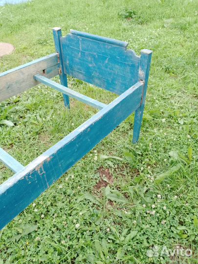 Старинная кровать