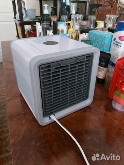 Сплит система, увлажнитель, ночник цвета разные