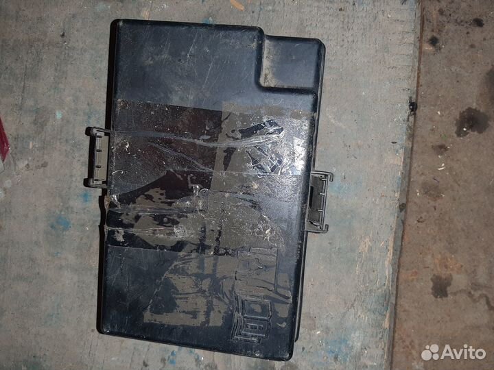 Крышки блоков предохранителей Ford transit 2.4