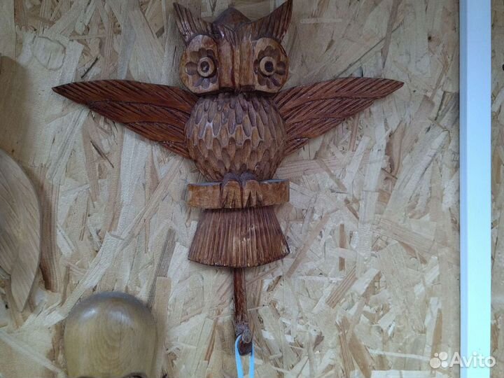 Вешалка в прихожую из дерева