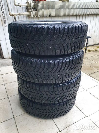 Bridgestone Blizzak Spike-01 195/65 R15 91T