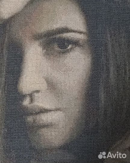 Продам портрет вышитый крестиком