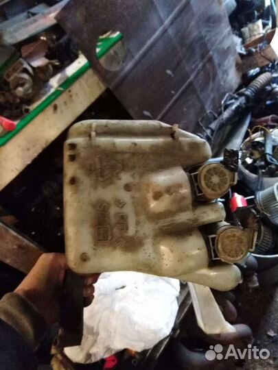 Бачек омывателя Галант 8