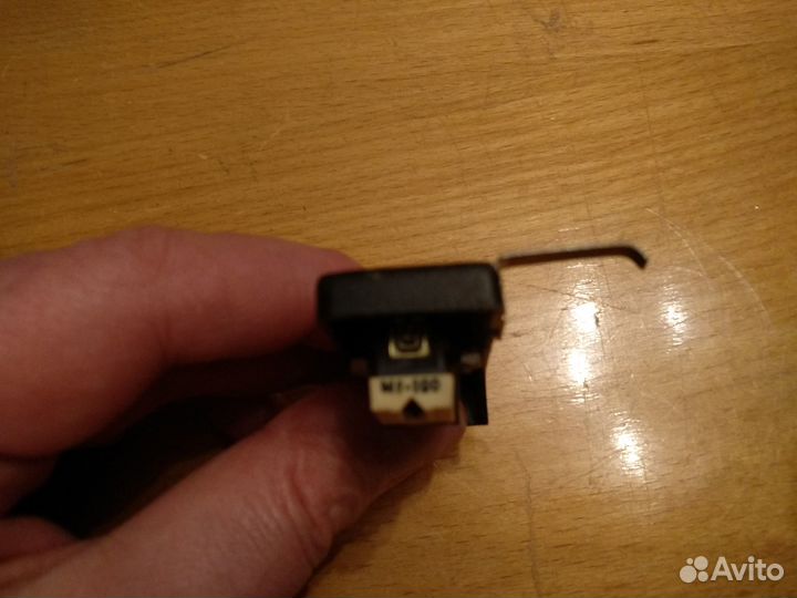 Тонарм для проигрывателя со звукоснимателем