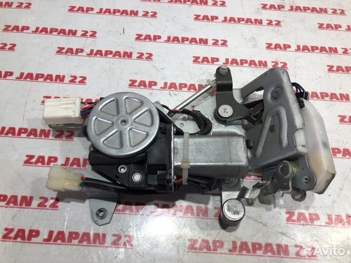 Замок сдвижной двери Mitsubishi Delica PD6W 6G72