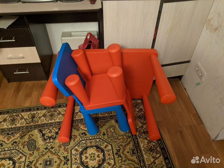 Детский стол и стулья IKEA