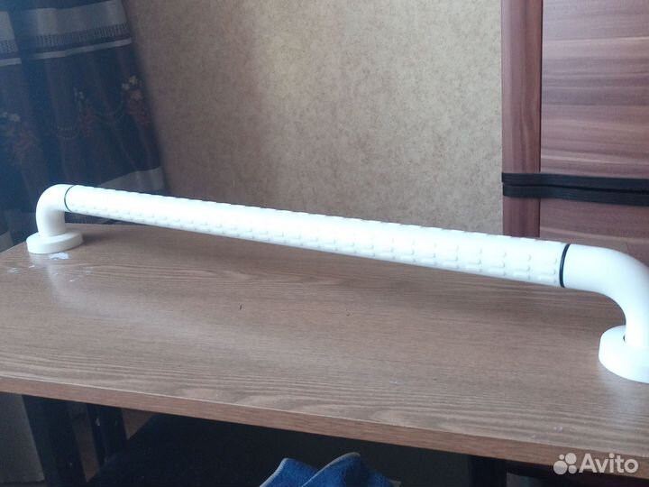 Поручень для ванной