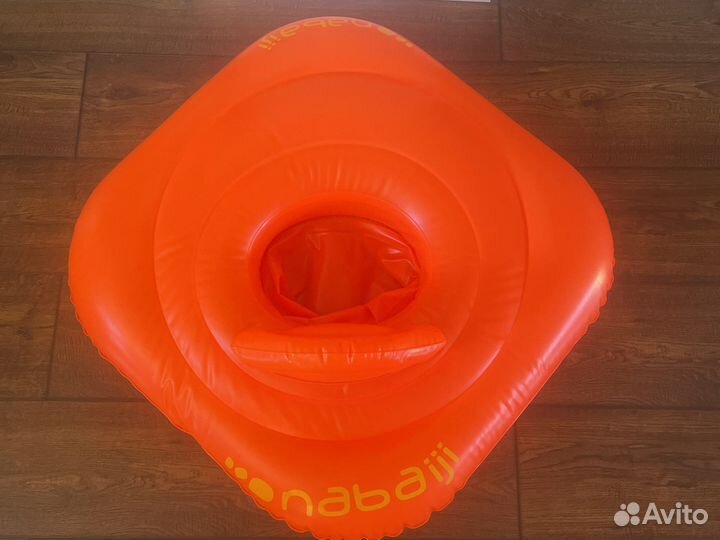 Плавательный круг
