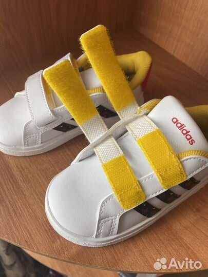 Кроссовки adidas 22 новые