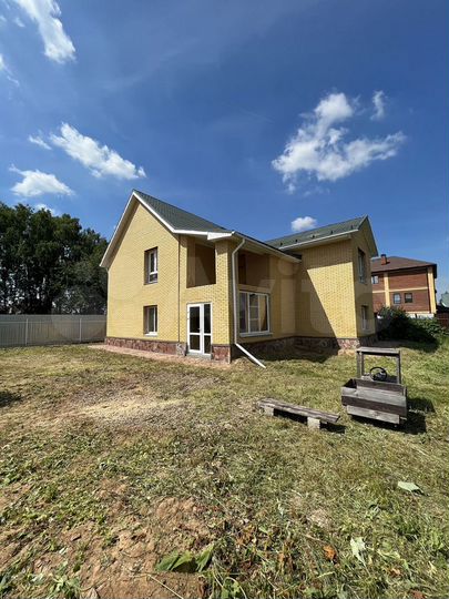 Дом 197 м² на участке 16,9 сот.