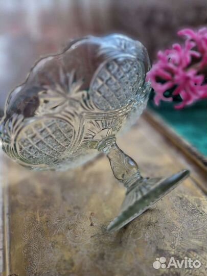 Ваза на ножке Ананас