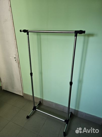 Стойка для одежды