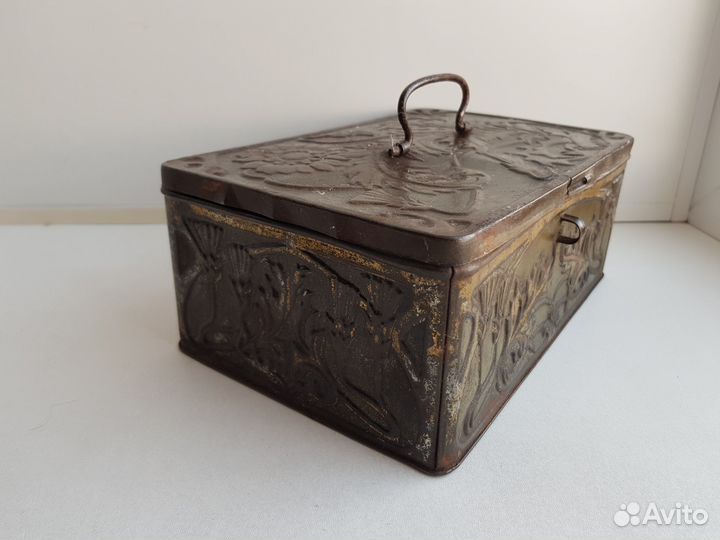 Старинная жестяная банка,коробка Жорж Борман 19 в