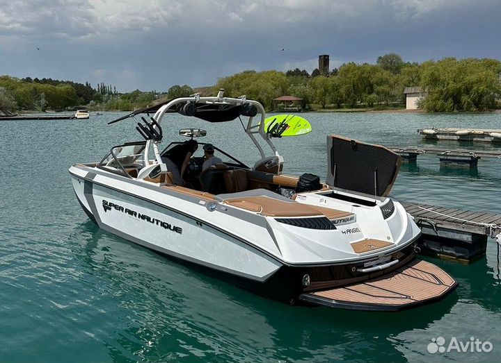 Катер-Буксировщик Super Air Nautique G25 2016