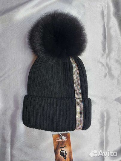 Шапка со стразами и натуральным мехом