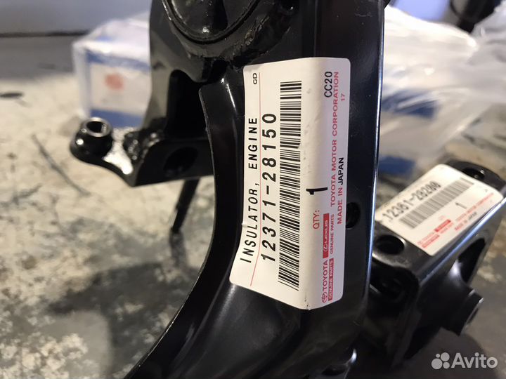 Подушки двигателя toyota ipsum acm21