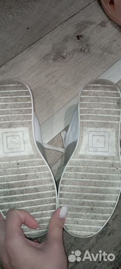 Кроссовки женские 36 размер бу