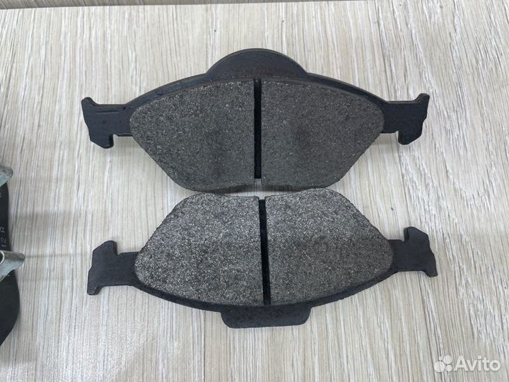 Колодки тормозные передние Ford Fusion 1.4 2002