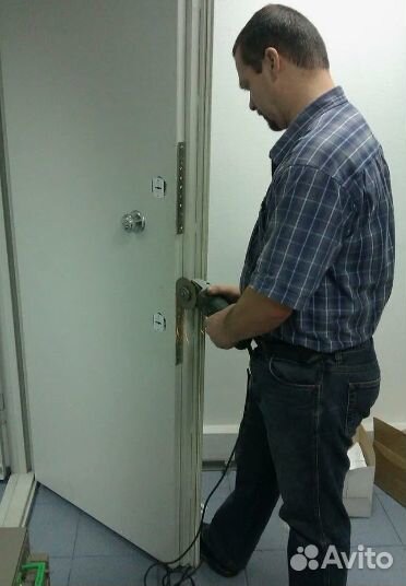 Вскрытие замков Авто дверей.Замена замков 24\7