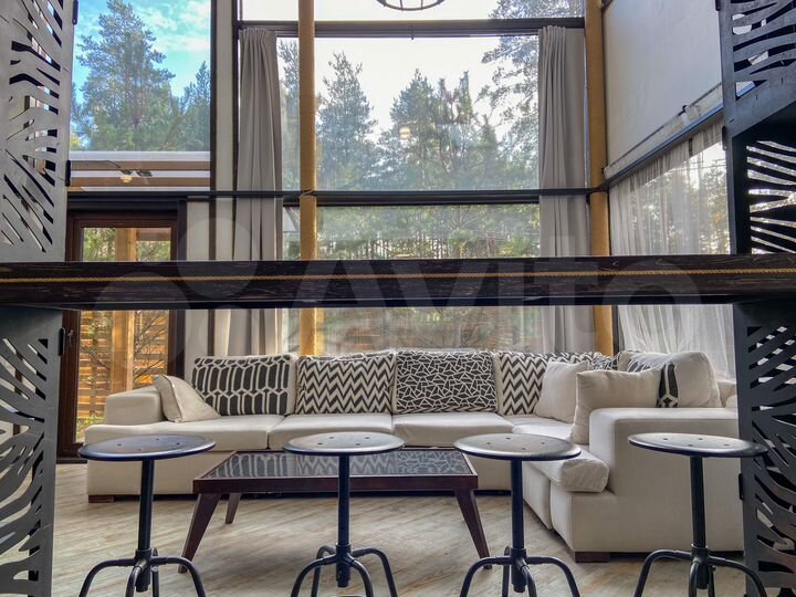 Дом 518 м² на участке 12 сот.