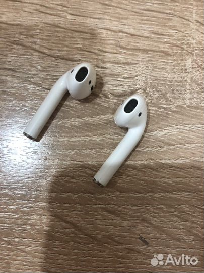 Беспроводные наушники apple airpods 1