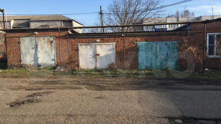 Гараж, > 30 м²