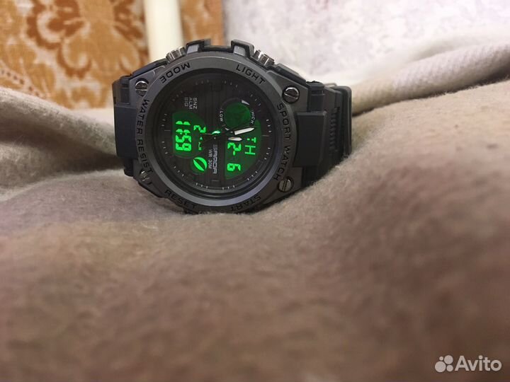 Наручные спортивные часы