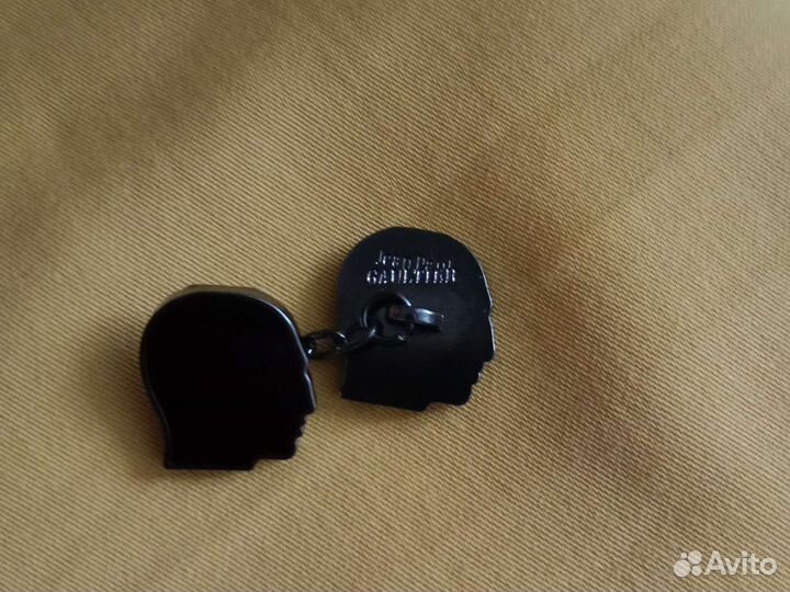 Винтажные запонки от Gaultier