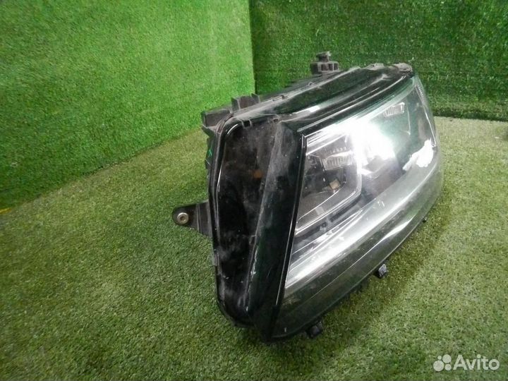 Фара левая Volkswagen Tiguan