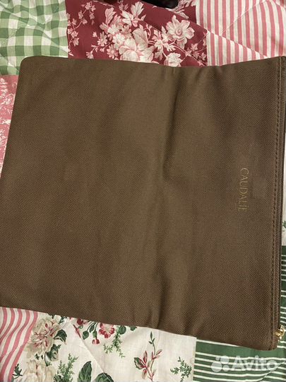 Косметичка -клатч caudalie