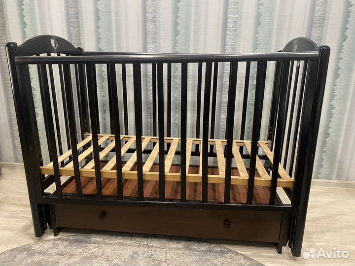 Детская кровать с маятником бу