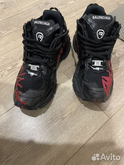 Balenciaga runner graffiti black