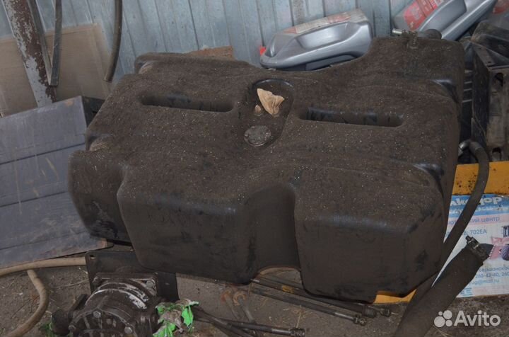 Мтз снять бак. Мтз снять бак. Топливные баки мтз 80. Мтз снять бак. 1.