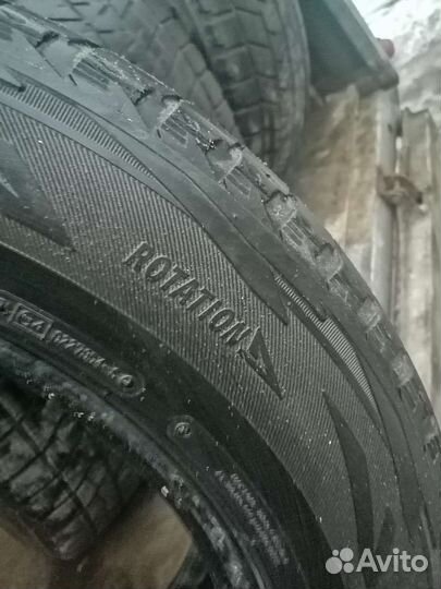 Bridgestone Blizzak DM-V1 215/65 R16 98P