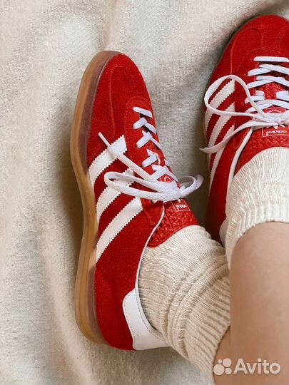 Кроссовки adidas gazelle indoor red