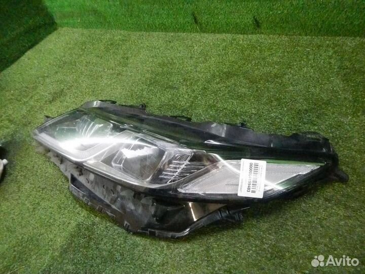 Стекло фары левое Toyota Camry xv70 (2018-н.в.)