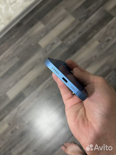 Apple iPhone 13