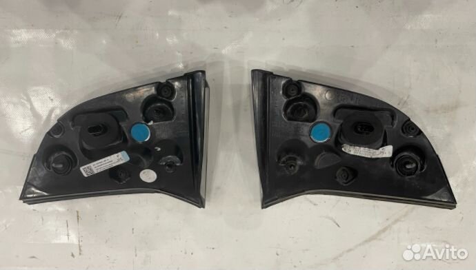 Фонари в крышку багажника Tesla 3