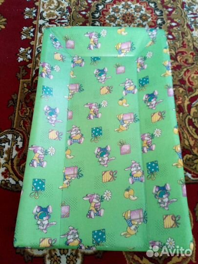 Пеленальная доска на кроватку